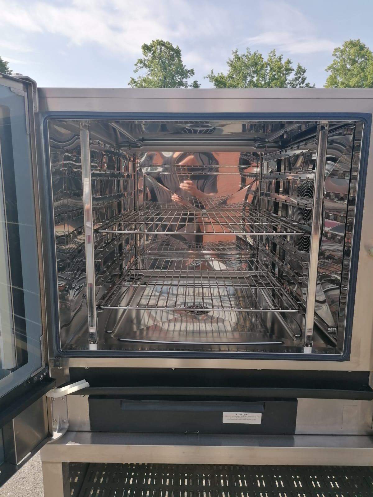 Short Description: π₯ Lainox Hot Holding Steamer β premium quality for professional kitchens! Efficient, reliable, and built for top performance. Originally priced at β¬9,000, now available for just β¬2,500 (net). Limited stock β 200 units available!